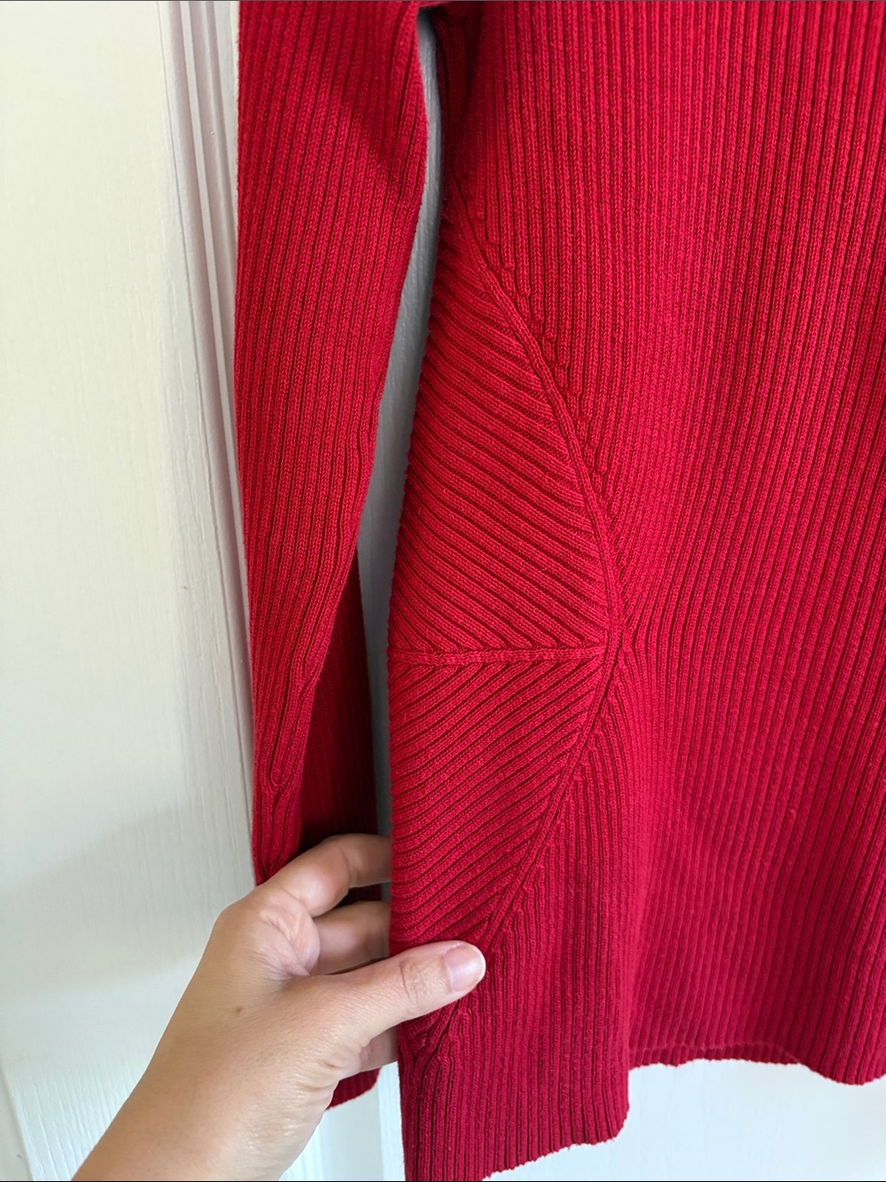 Red Ribbed V-Neck Women's Sweater - Picture 3 of 4